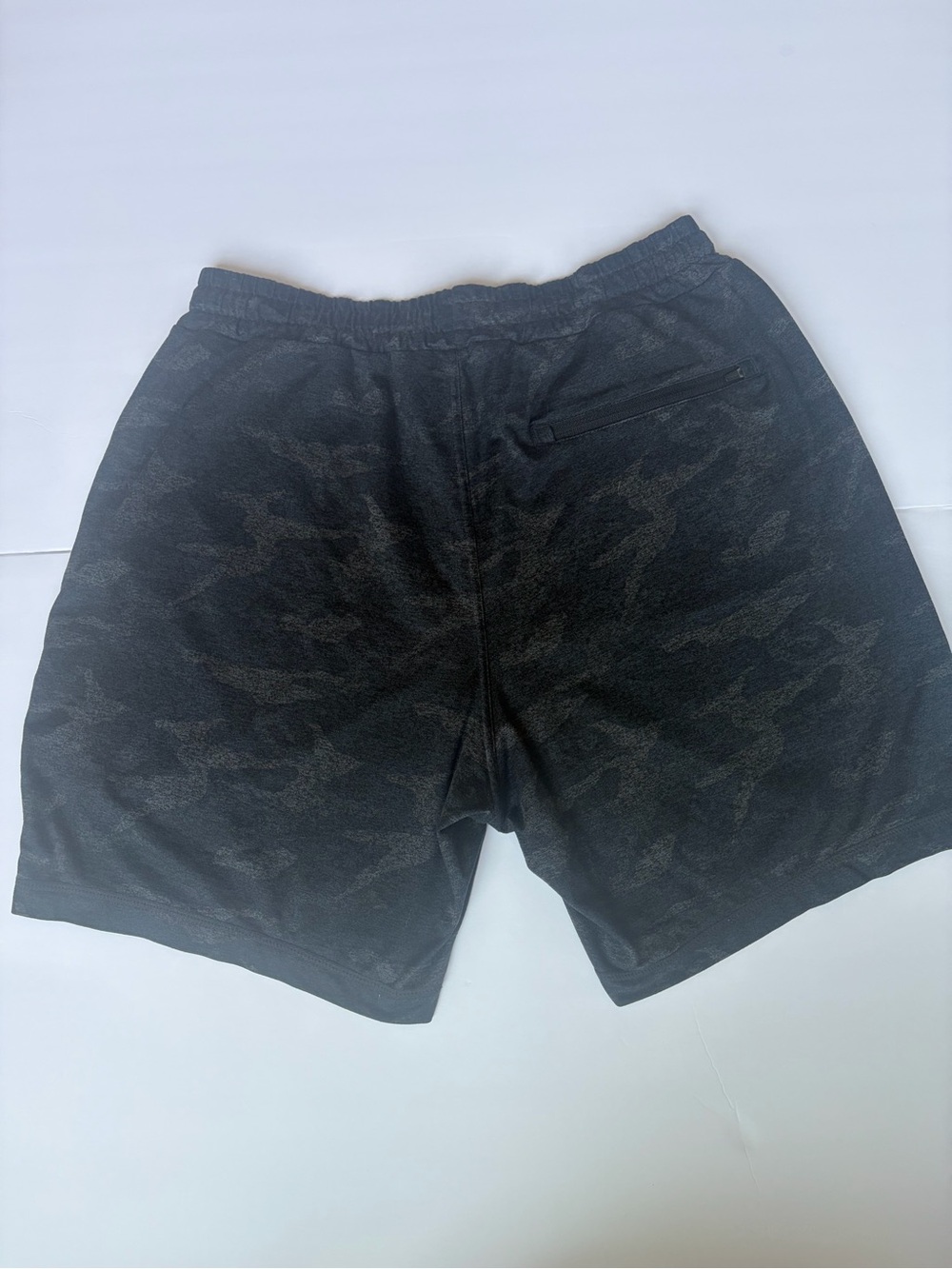 Vuori Ponto Performance Shorts Men's Medium Dark Camo DreamKnit Lounge Athletic - Picture 4 of 6